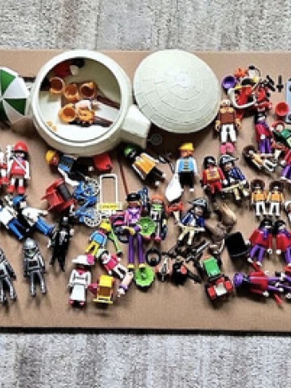 HUGE Playmobile lot figures and accessories